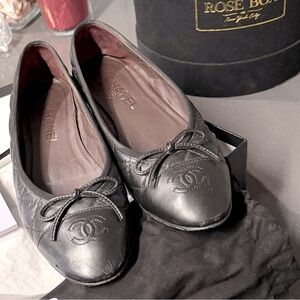 CHANEL Cambon Leather Ballets Flats Black on Black Size 37.5 AUTHENTIC Full Set